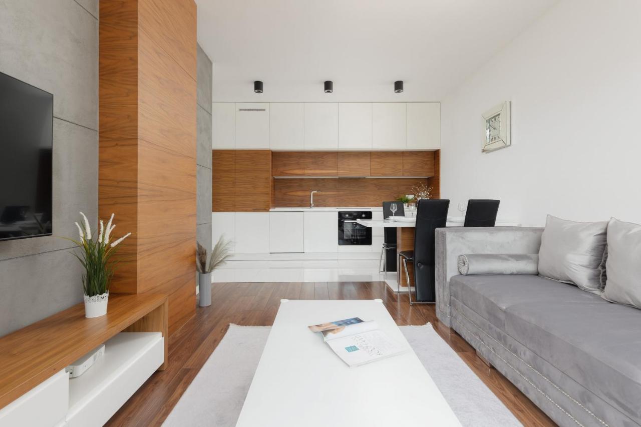 ורשה Glamorous Wilanow Apartment By Renters מראה חיצוני תמונה