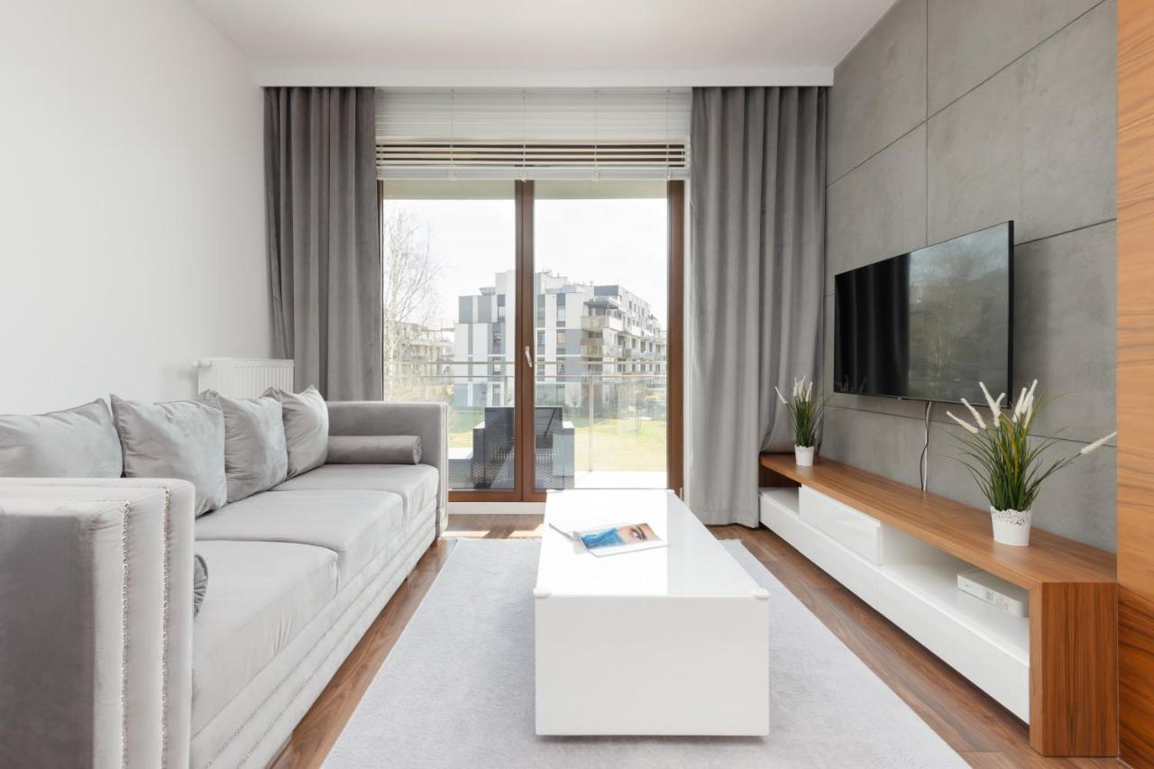 ורשה Glamorous Wilanow Apartment By Renters מראה חיצוני תמונה