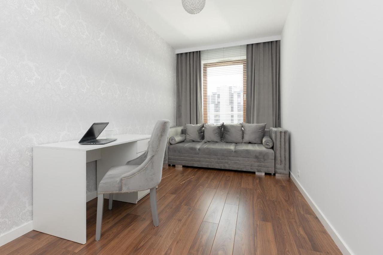 ורשה Glamorous Wilanow Apartment By Renters מראה חיצוני תמונה